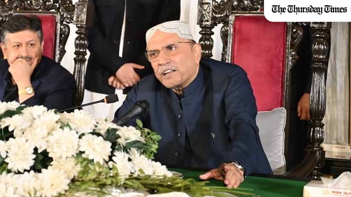 Zardari tells Imran Khan to show courage after just 18 months in jail as complaints emerge about not being allowed to meet his sons. — FILE