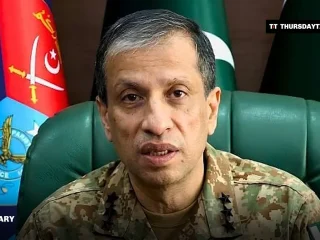 DG ISPR Lt Gen Ahmed Sharif Chaudhry speaking in uniform