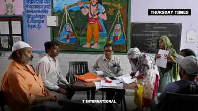 A booth-level officer helps residents with their documents at a voter verification camp in New Delhi, as India’s sweeping revision of its electoral rolls leaves millions racing to prove they can vote. — FILE/THE THURSDAY TIMES